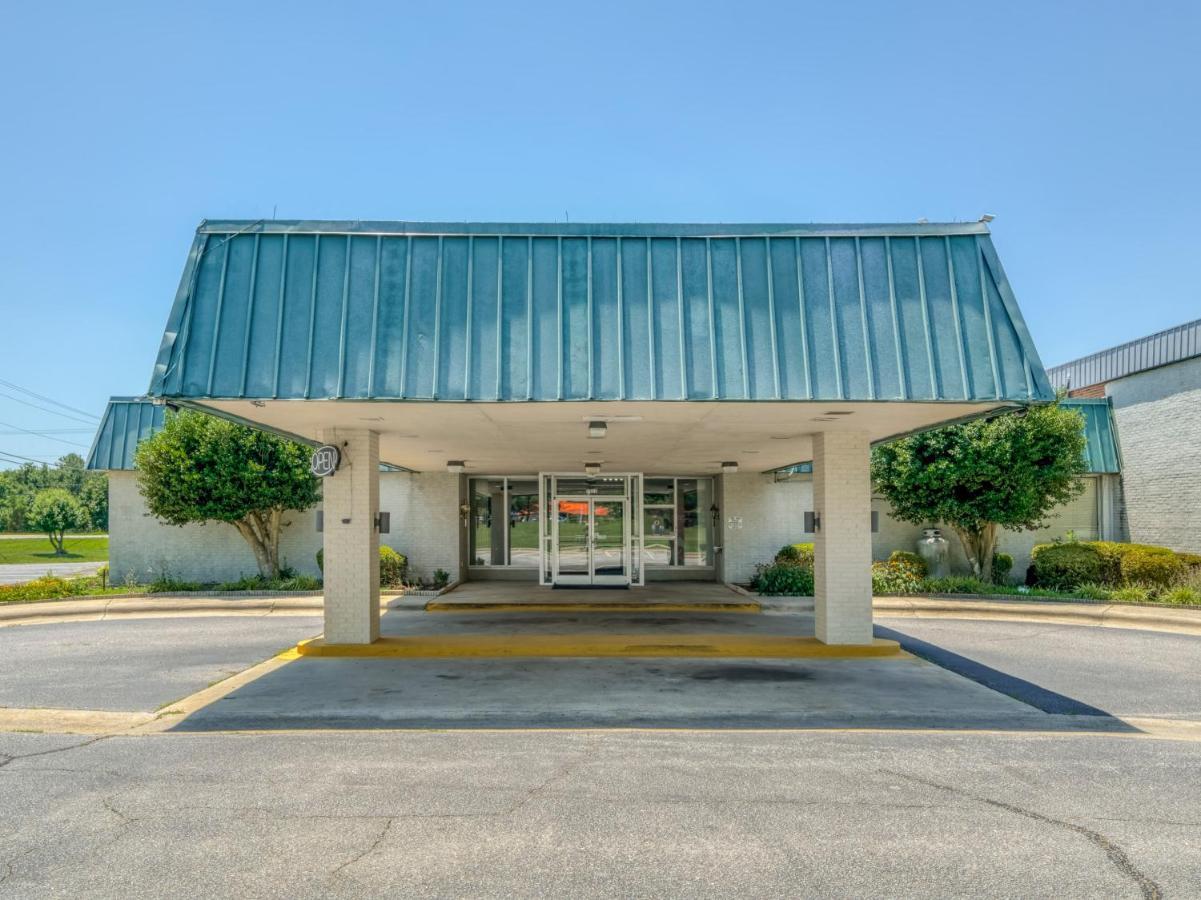Oyo Hotel Battleboro מראה חיצוני תמונה