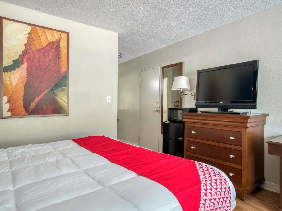 Oyo Hotel Battleboro מראה חיצוני תמונה