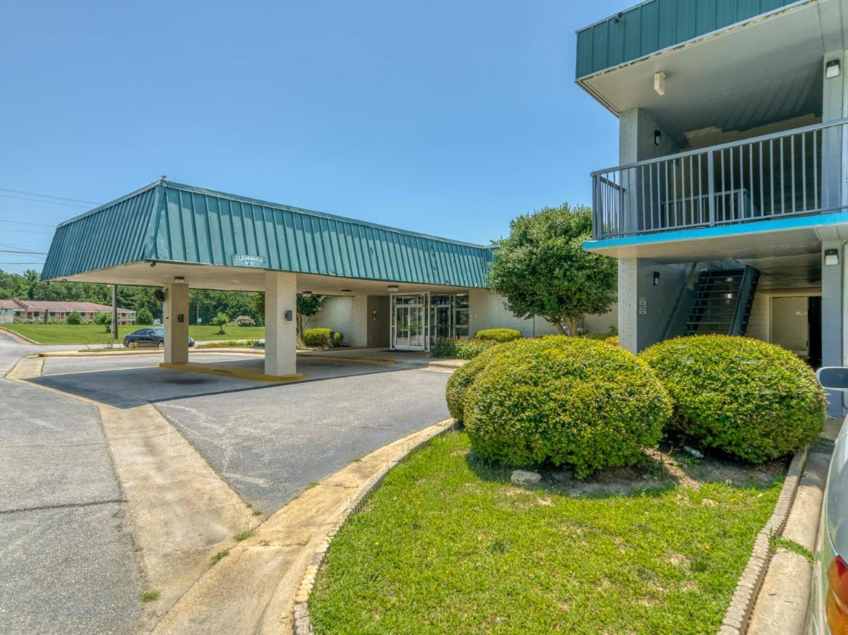 Oyo Hotel Battleboro מראה חיצוני תמונה