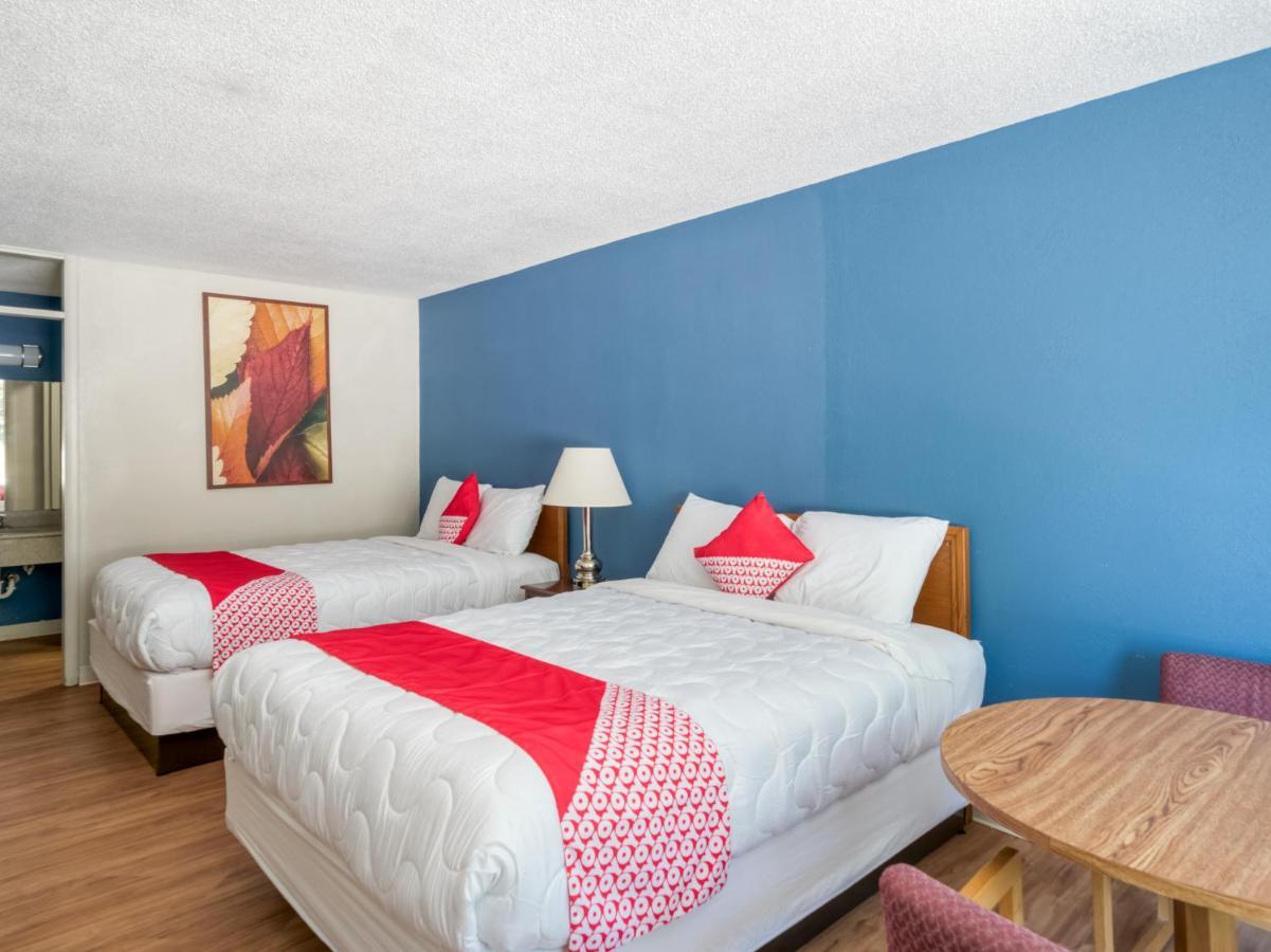 Oyo Hotel Battleboro מראה חיצוני תמונה